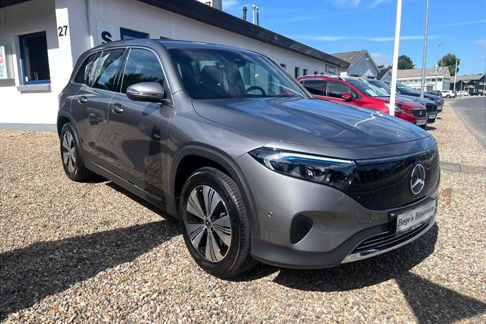 Grå Mercedes EQB 250+ fra 2025
