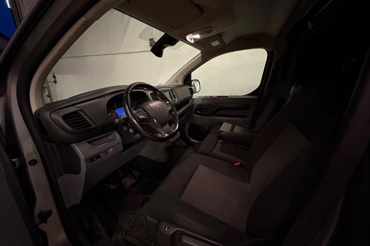 Grå Peugeot Expert fra 2022