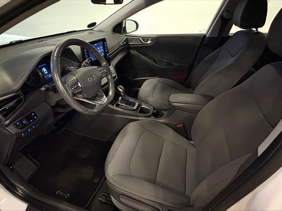Hvid Hyundai Ioniq fra 2020
