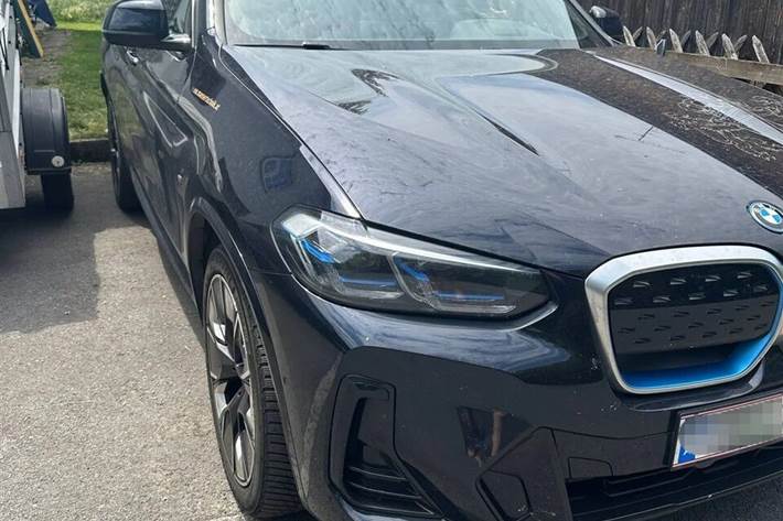 Sort BMW iX3 fra 2023