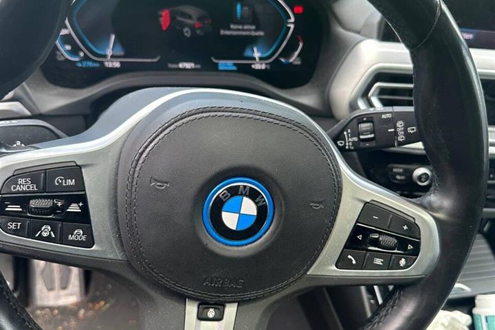 Sort BMW iX3 fra 2023