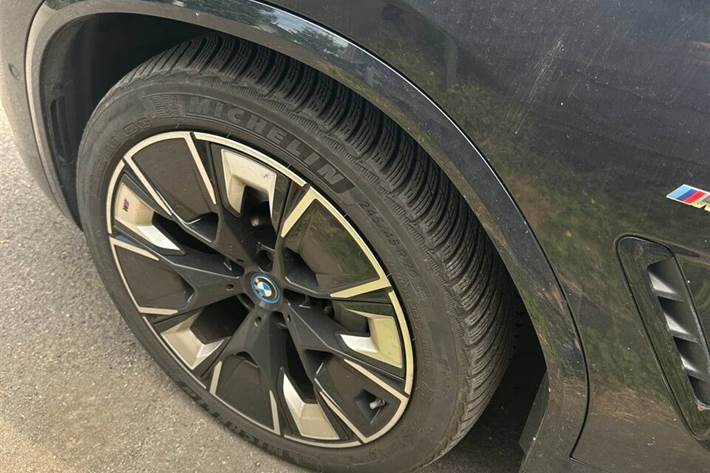 Sort BMW iX3 fra 2023