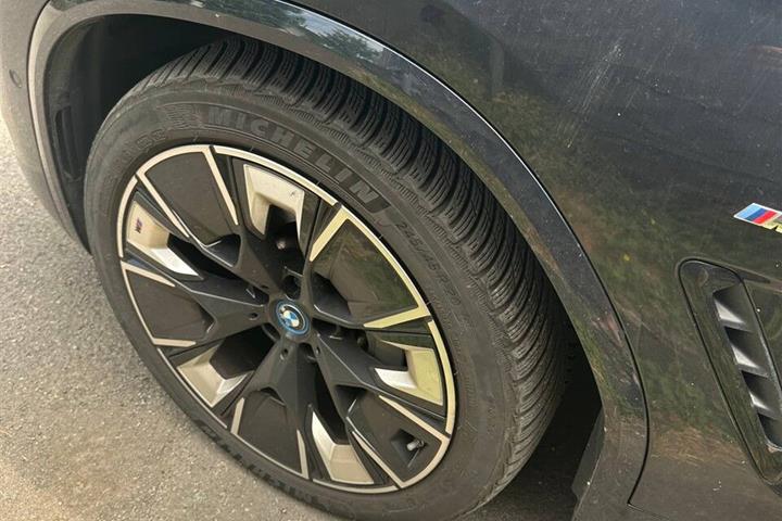 Sort BMW iX3 fra 2023