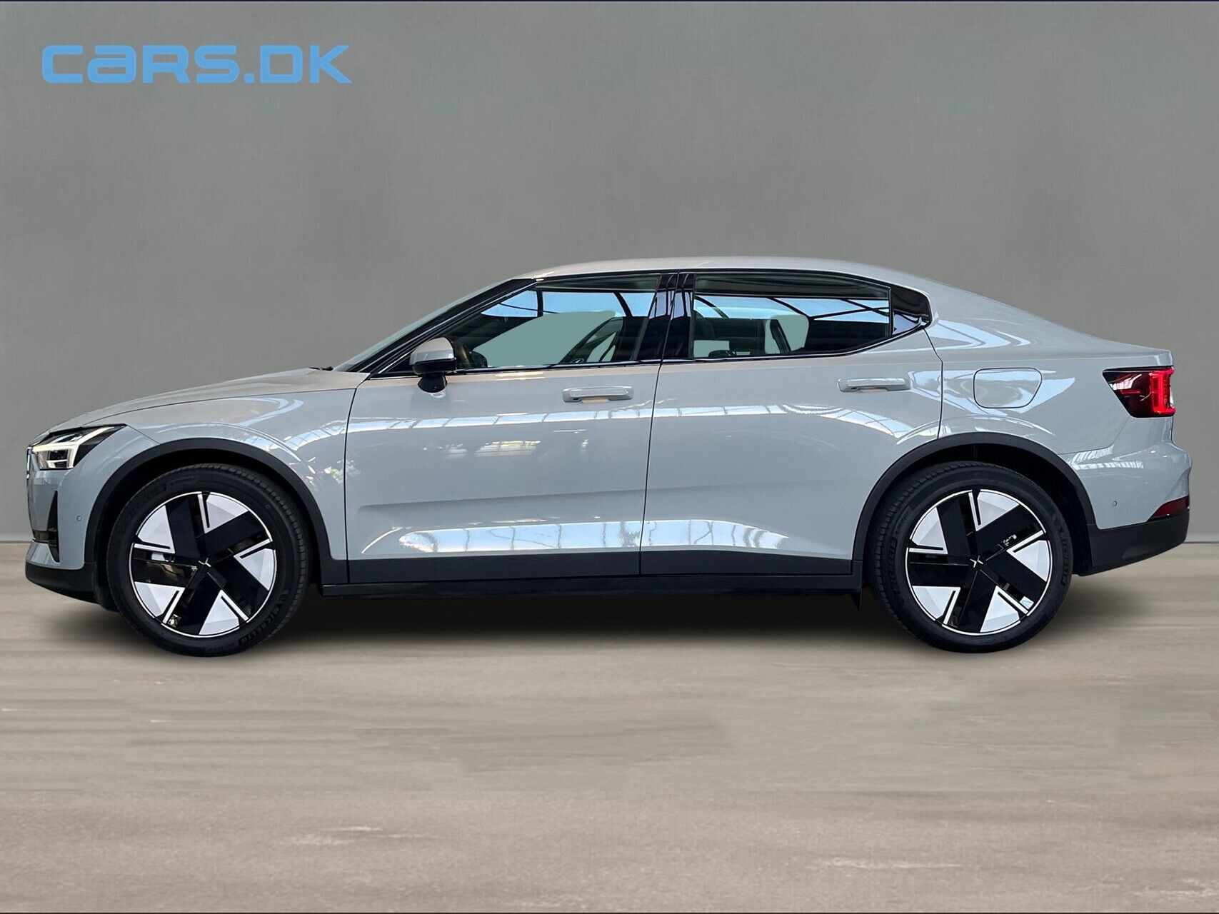 Grå Polestar 2 fra 2025