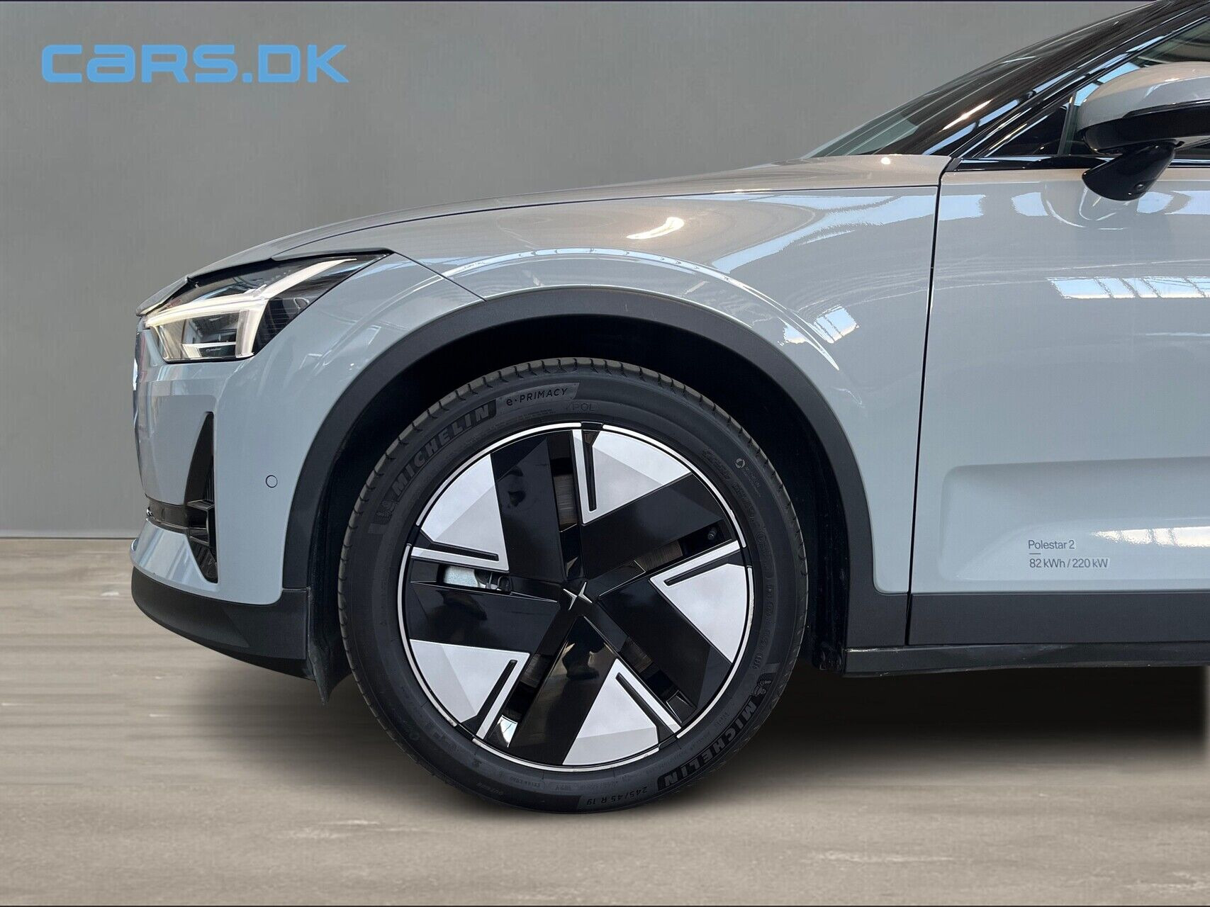 Grå Polestar 2 fra 2025