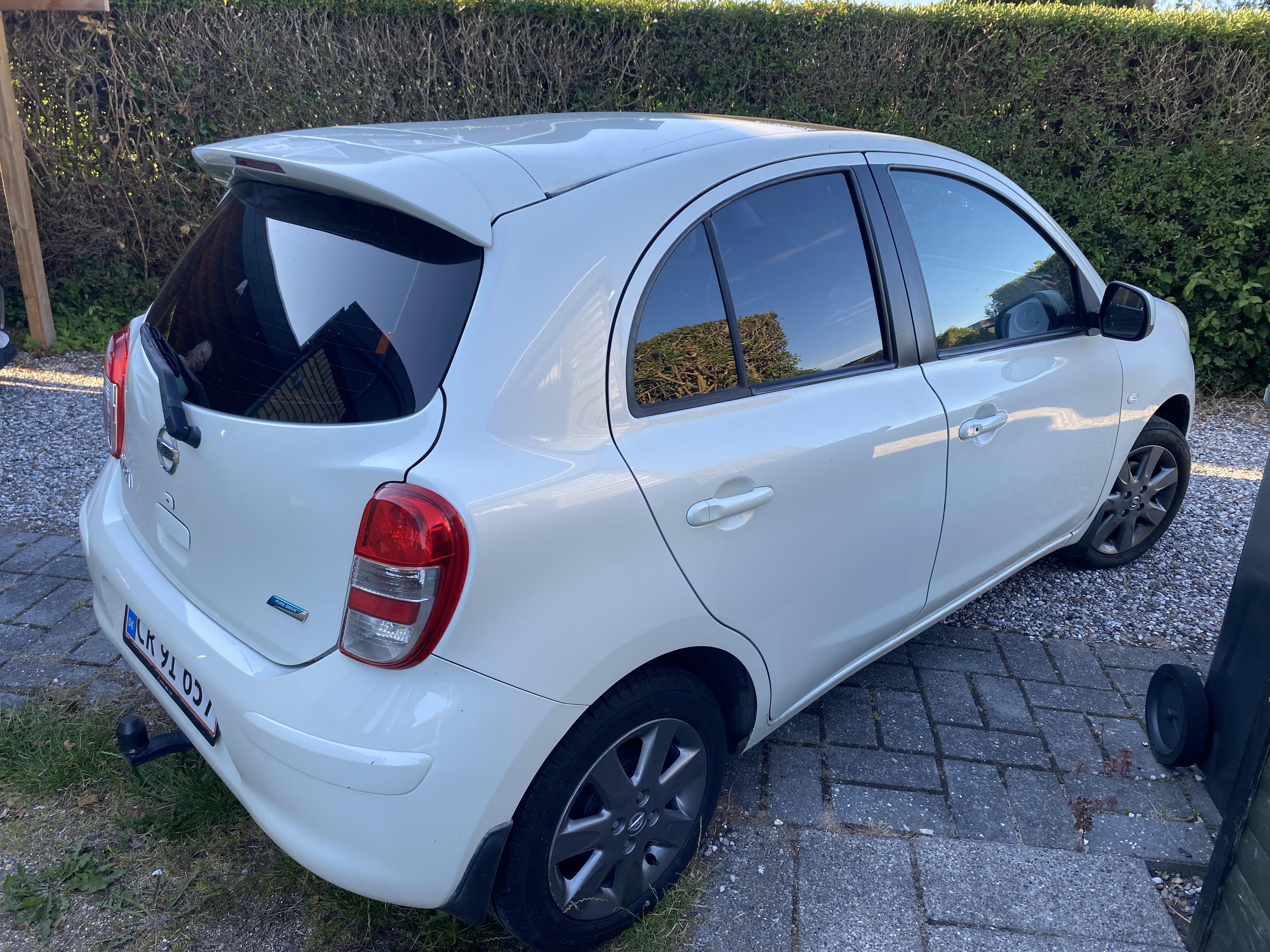 Hvid Nissan Micra fra 2013