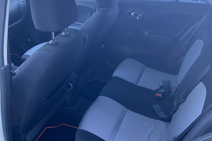 Hvid Nissan Micra fra 2013