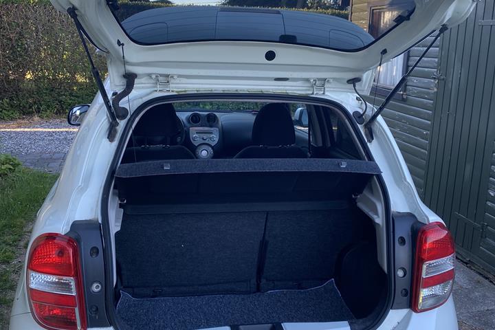 Hvid Nissan Micra fra 2013