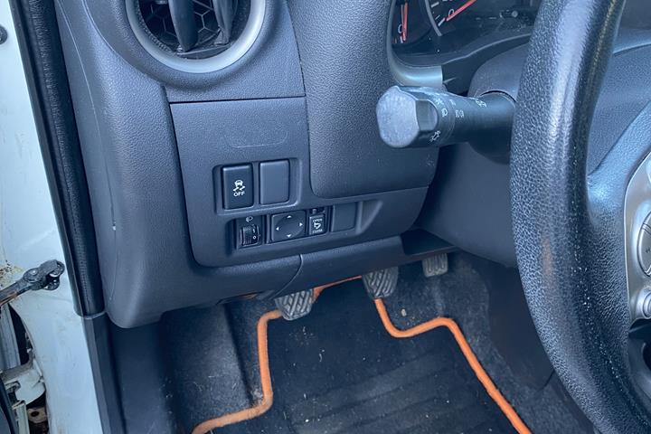 Hvid Nissan Micra fra 2013