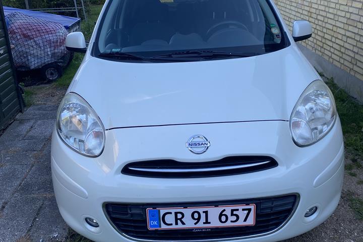 Hvid Nissan Micra fra 2013