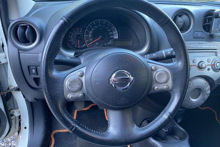 Hvid Nissan Micra fra 2013