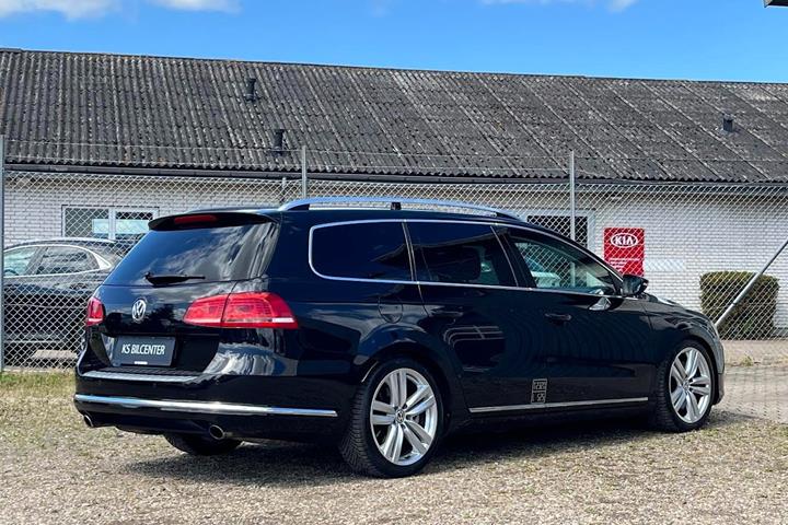 Sort VW Passat fra 2012