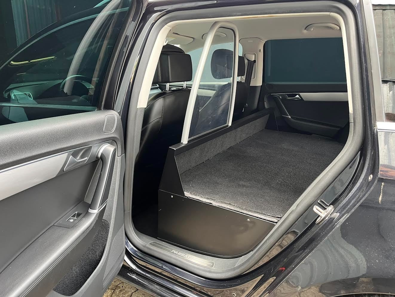 Sort VW Passat fra 2012