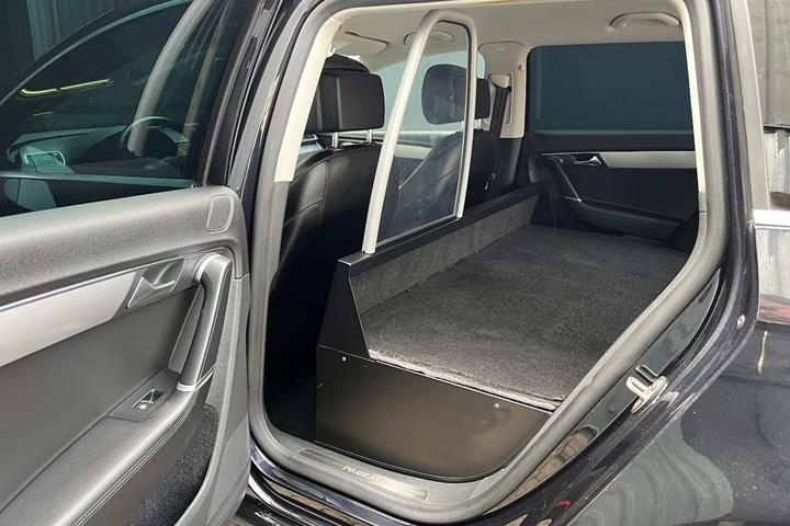 Sort VW Passat fra 2012