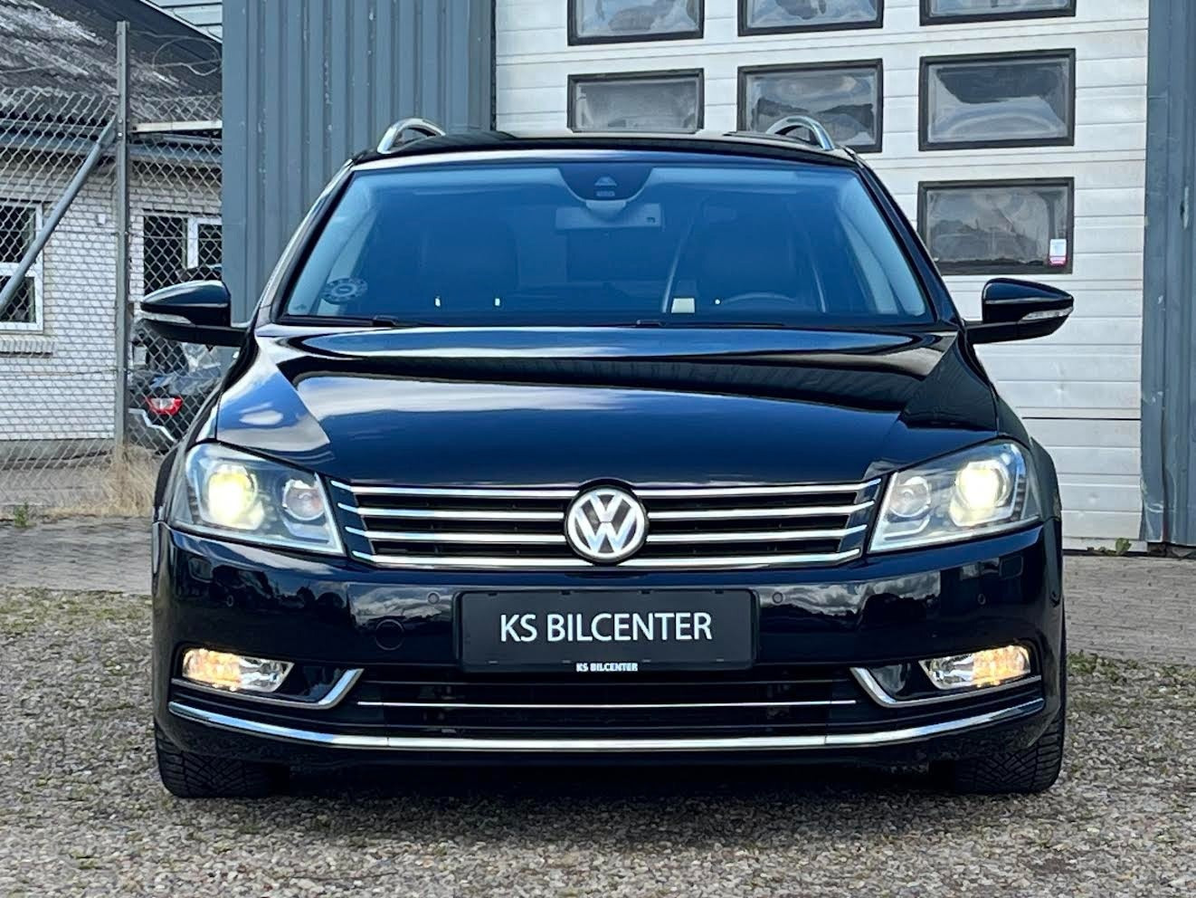 Sort VW Passat fra 2012