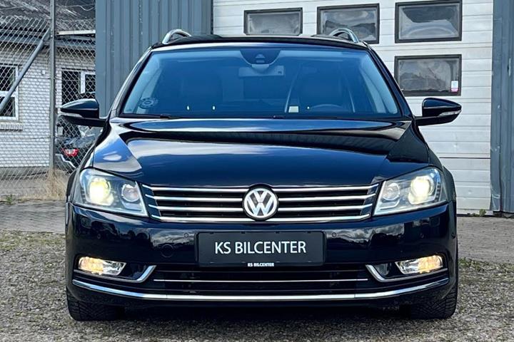 Sort VW Passat fra 2012