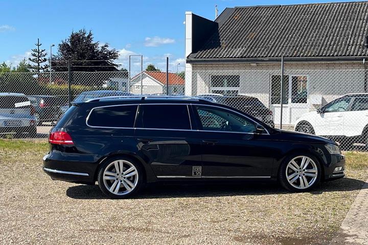 Sort VW Passat fra 2012