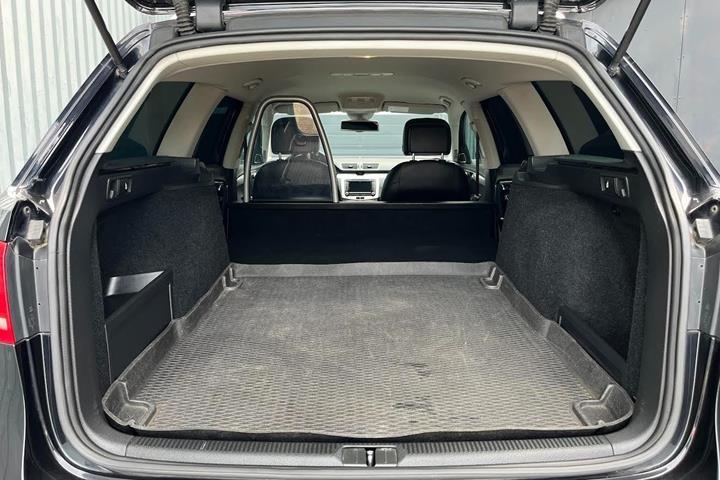 Sort VW Passat fra 2012