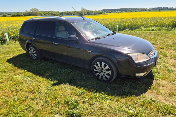 Sort Ford Mondeo fra 2006