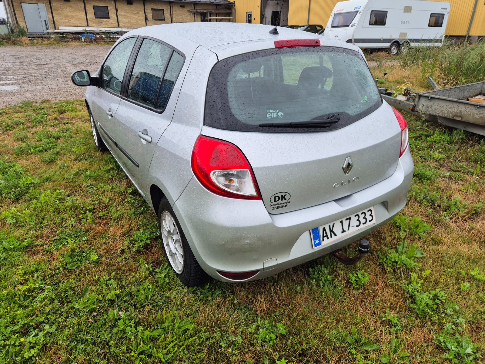 Sølv Renault Clio III fra 2010