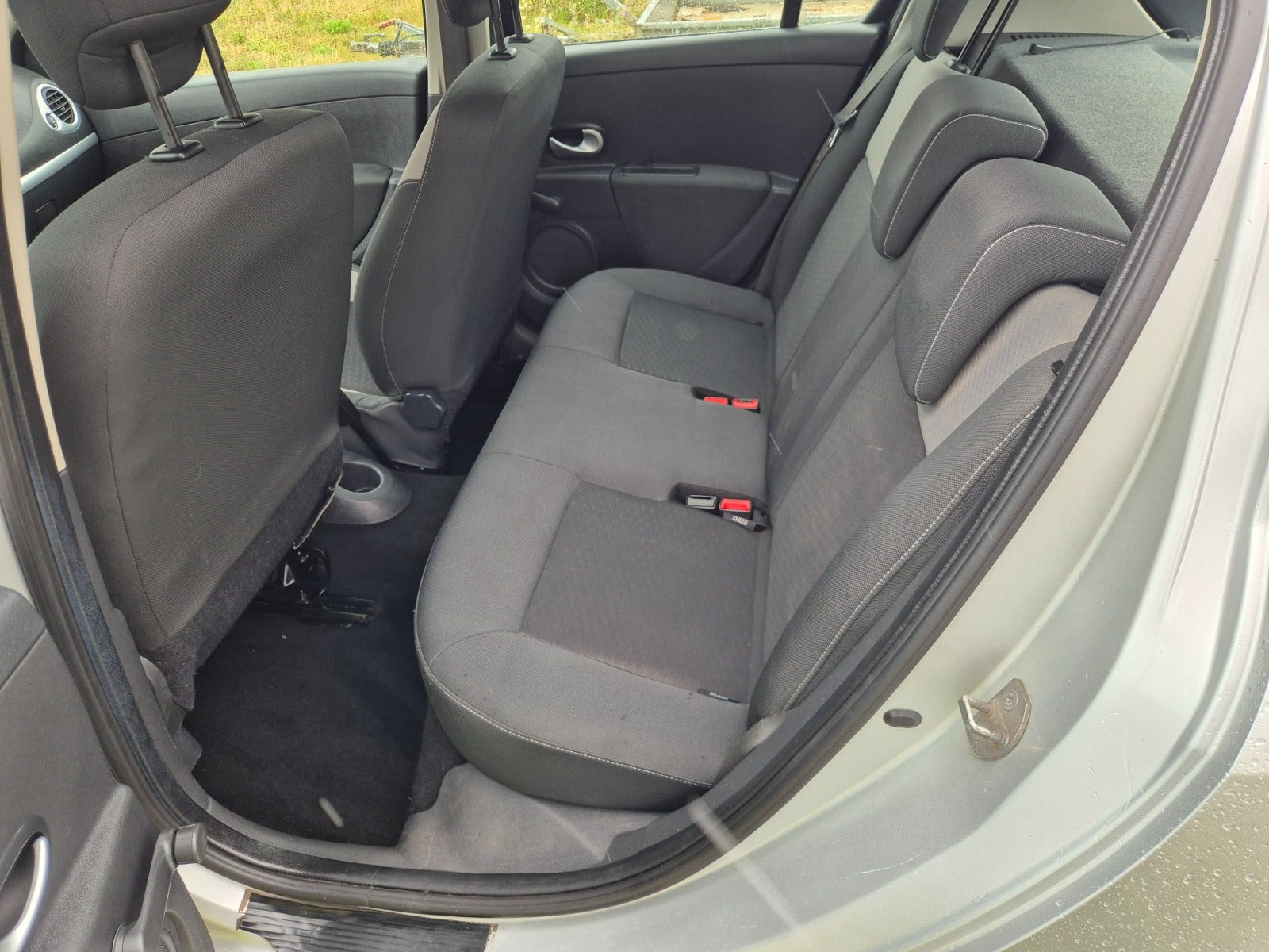 Sølv Renault Clio III fra 2010