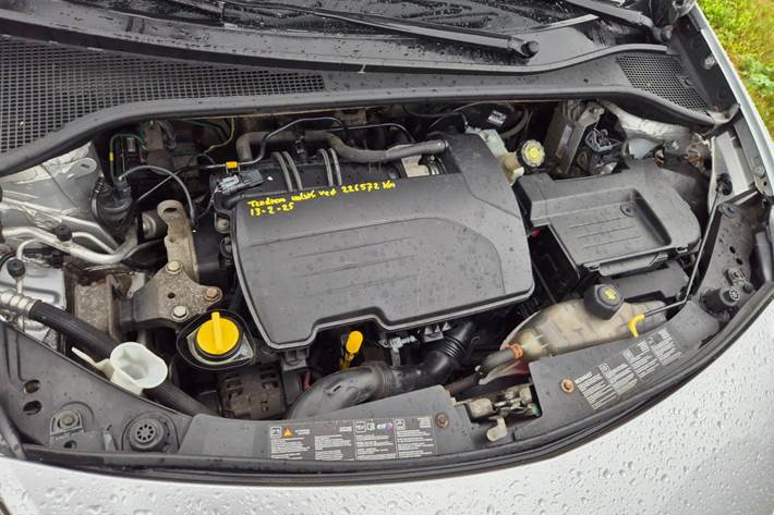 Sølv Renault Clio III fra 2010