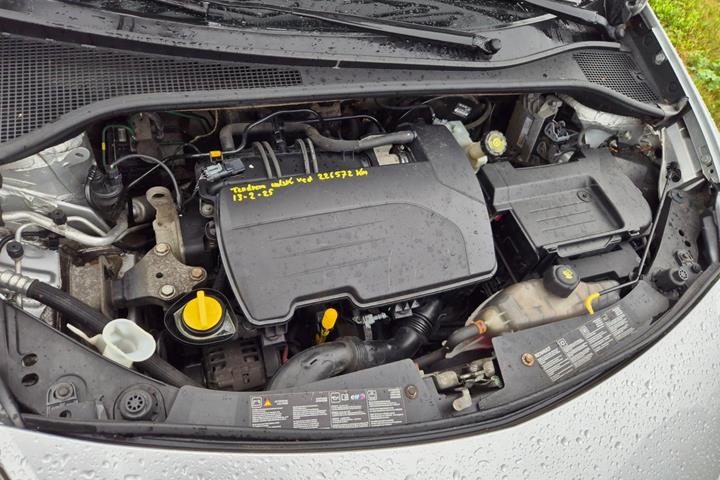 Sølv Renault Clio III fra 2010