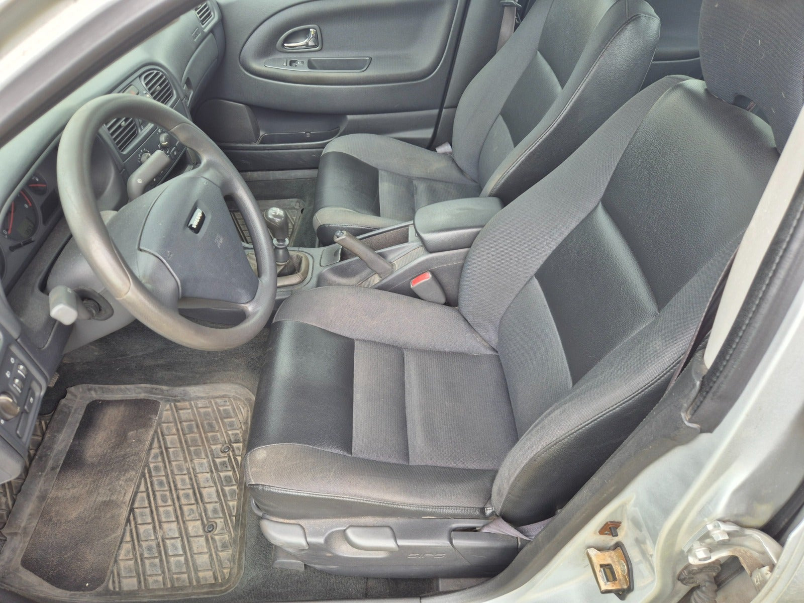 Sølv Volvo S40 fra 2003
