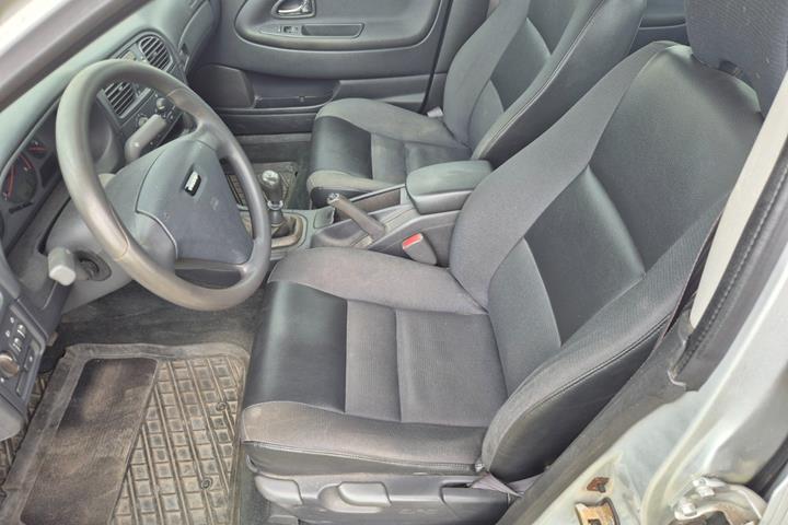 Sølv Volvo S40 fra 2003