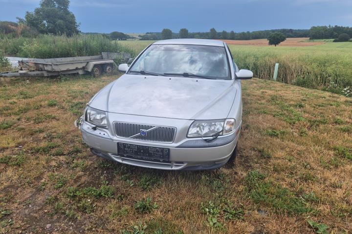 Sølv Volvo S80 fra 2000