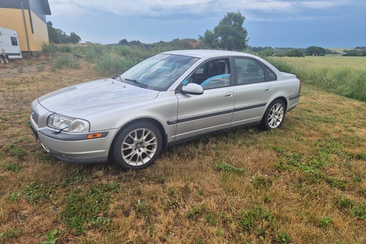 Sølv Volvo S80 fra 2000