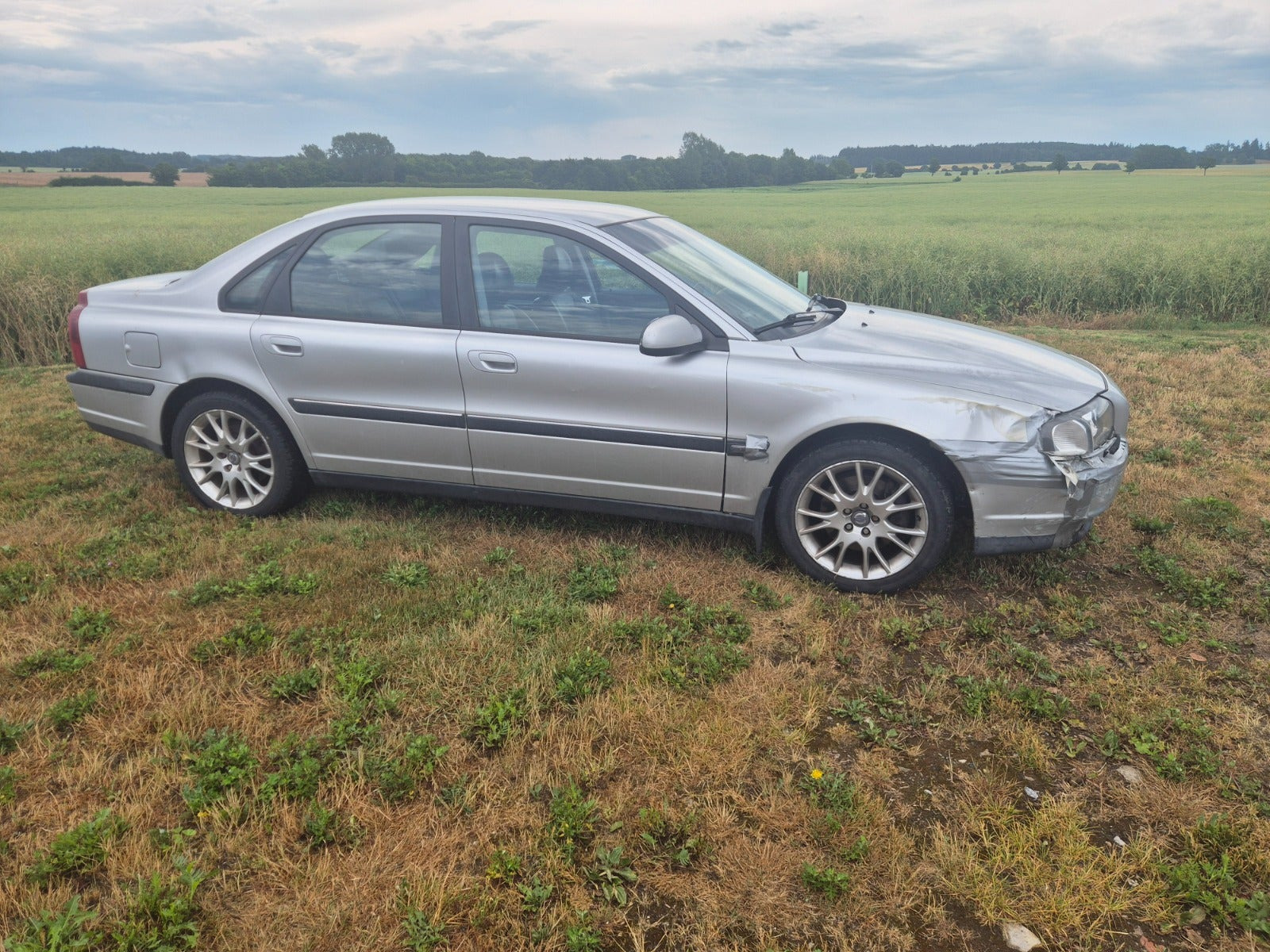Sølv Volvo S80 fra 2000