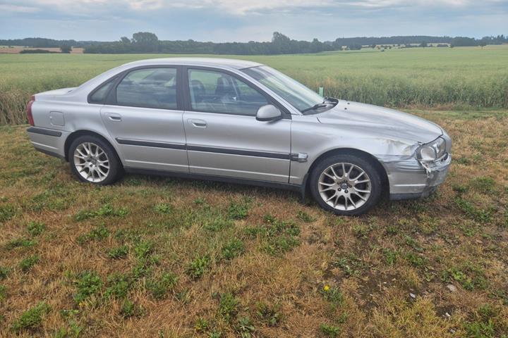 Sølv Volvo S80 fra 2000