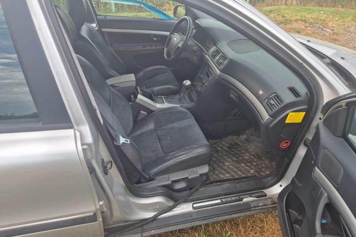 Sølv Volvo S80 fra 2000
