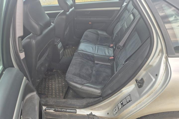 Sølv Volvo S80 fra 2000