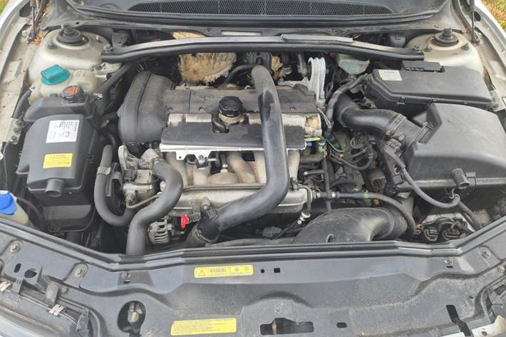 Sølv Volvo S80 fra 2000