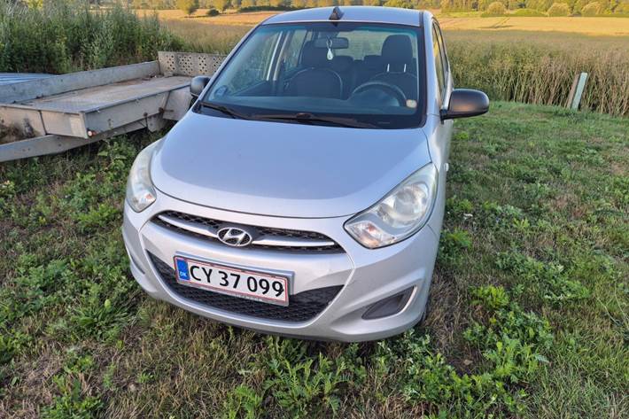 Sølv Hyundai i10 fra 2011