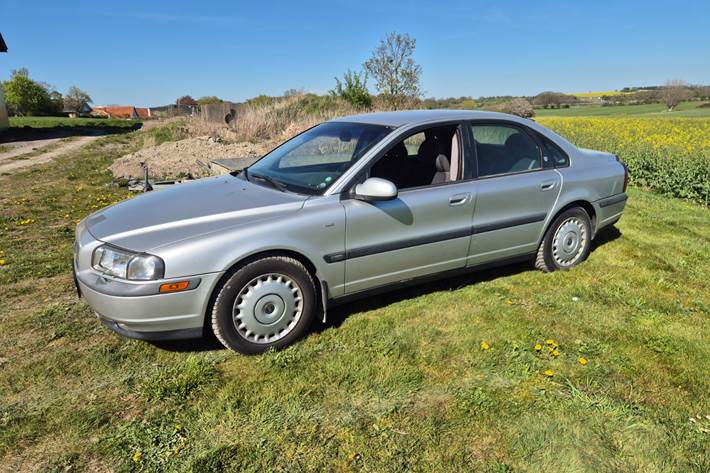 Sølv Volvo S80 fra 2001