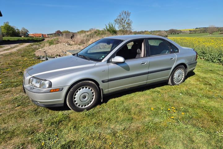 Sølv Volvo S80 fra 2001