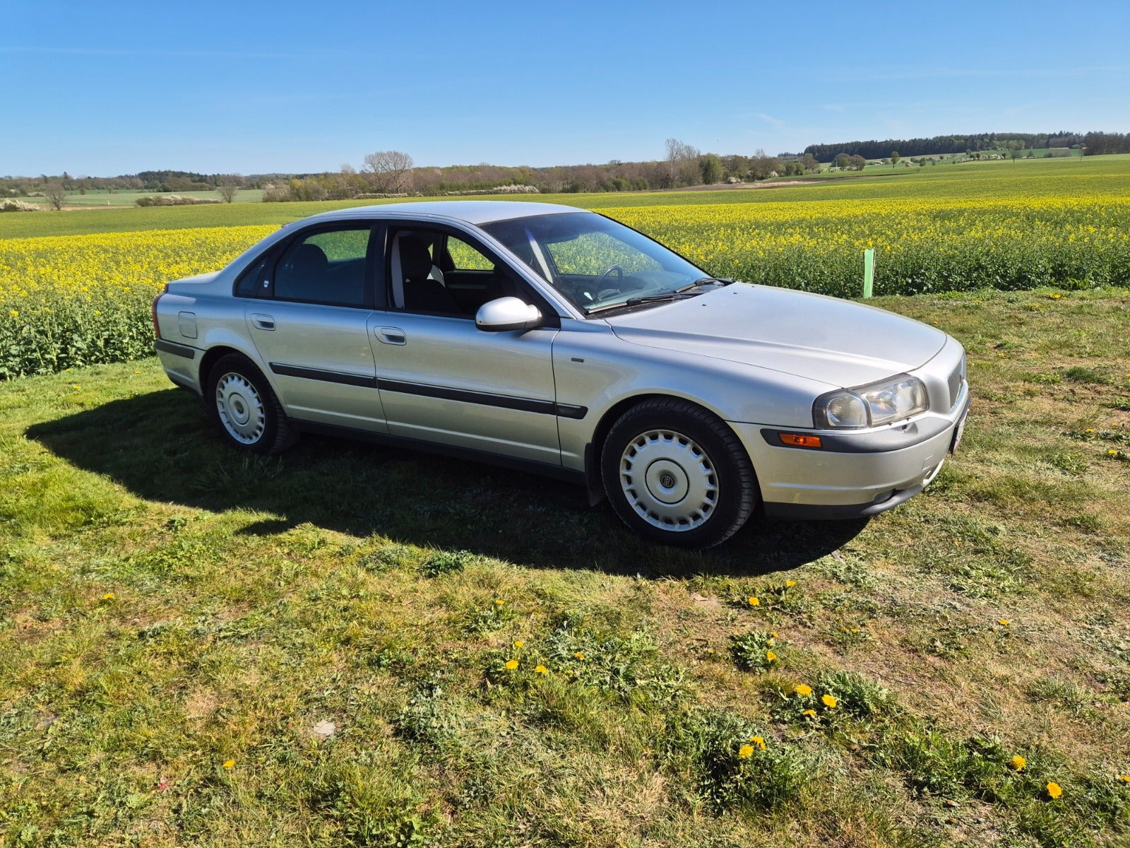 Sølv Volvo S80 fra 2001