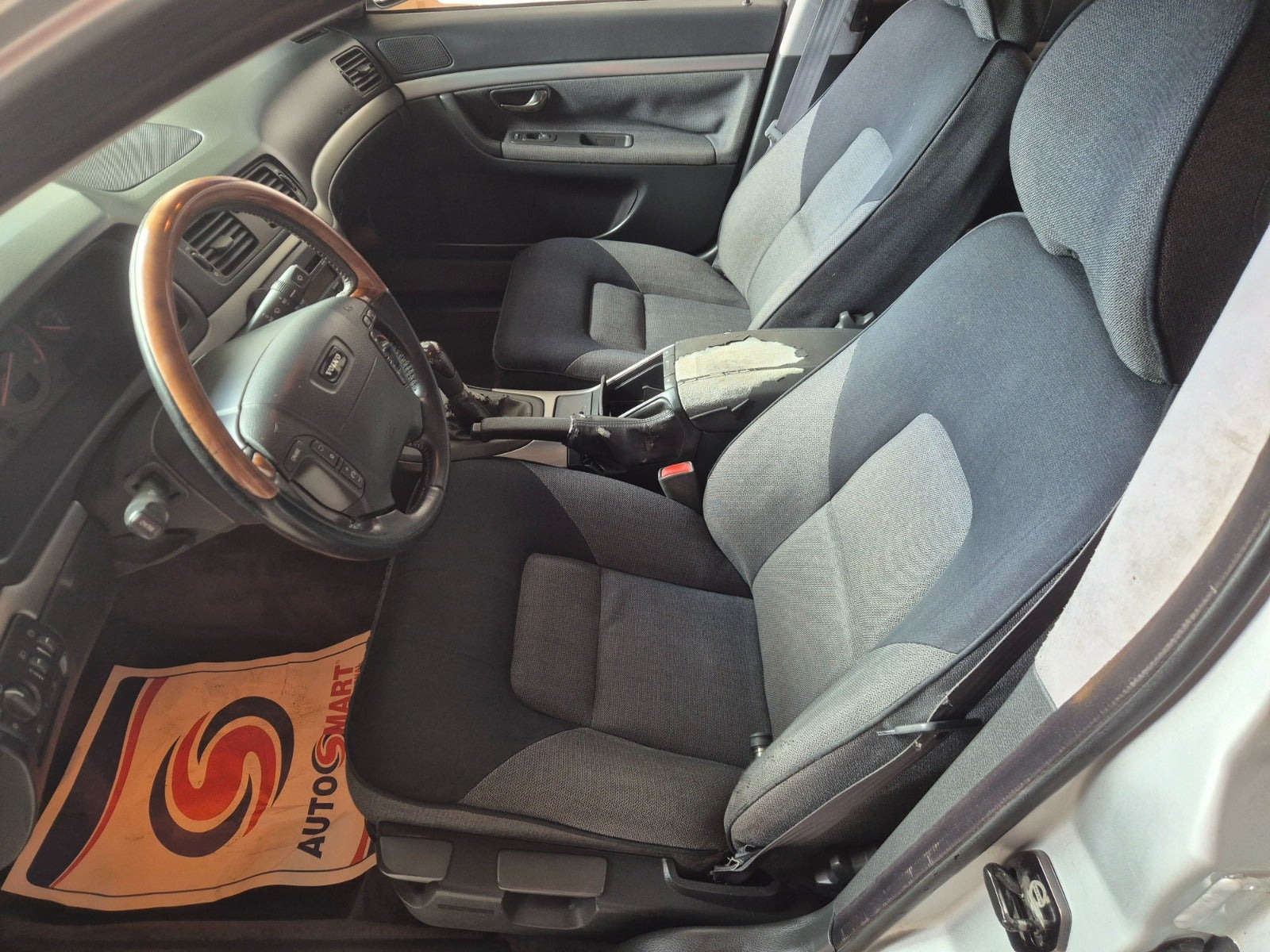 Sølv Volvo S80 fra 2001