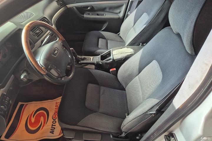 Sølv Volvo S80 fra 2001