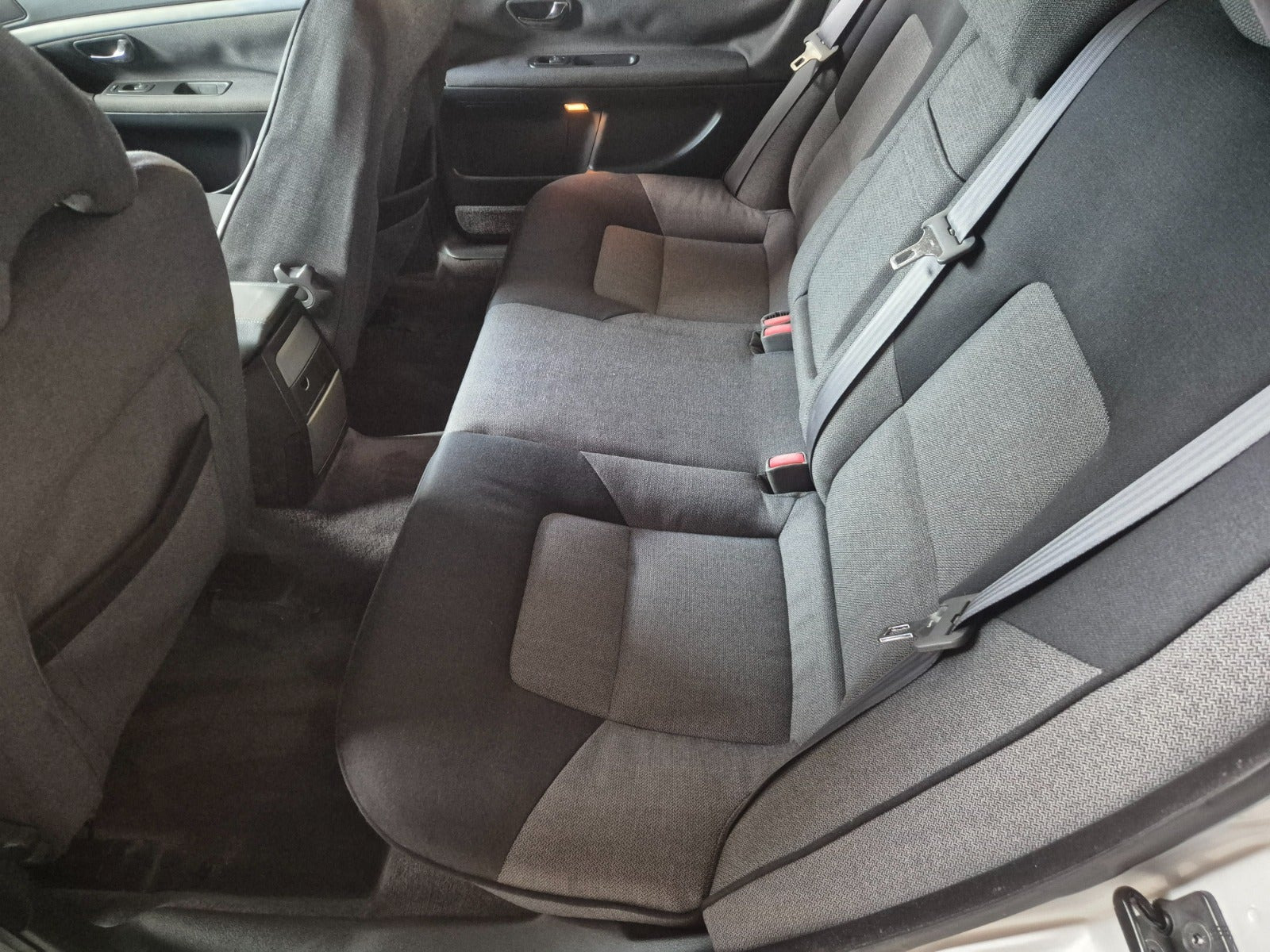 Sølv Volvo S80 fra 2001