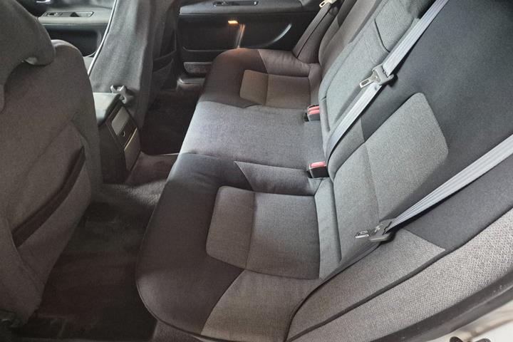 Sølv Volvo S80 fra 2001