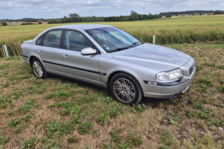 Sølv Volvo S80 fra 1998
