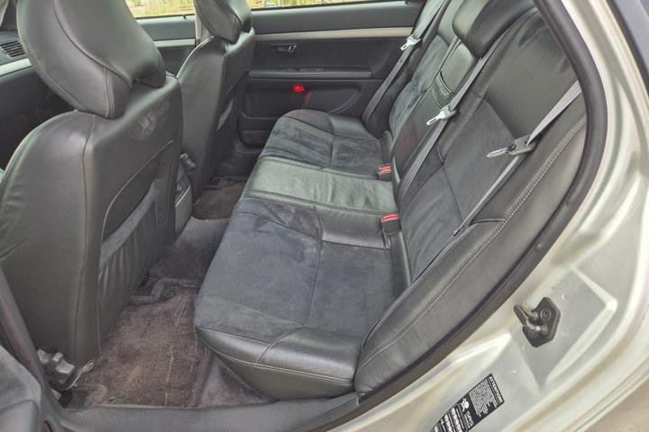 Sølv Volvo S80 fra 1998