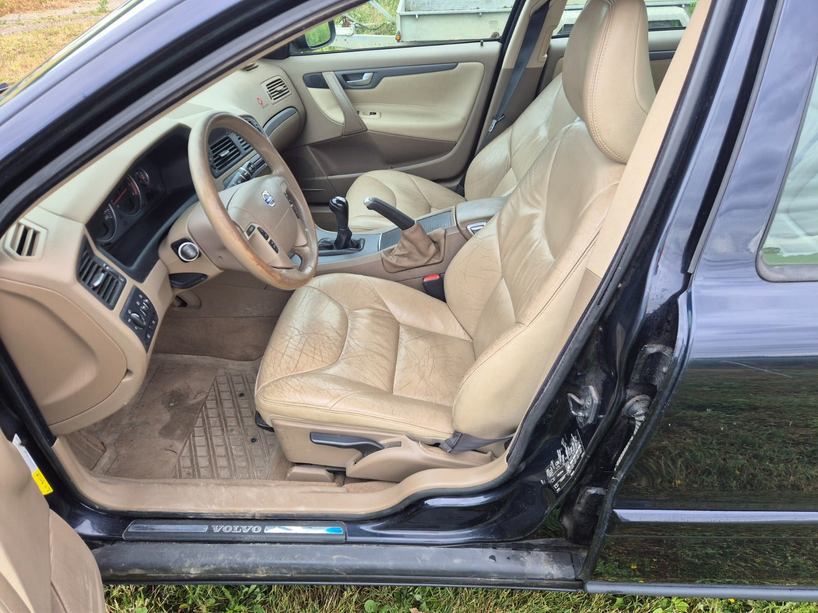 Blå Volvo V70 fra 2006