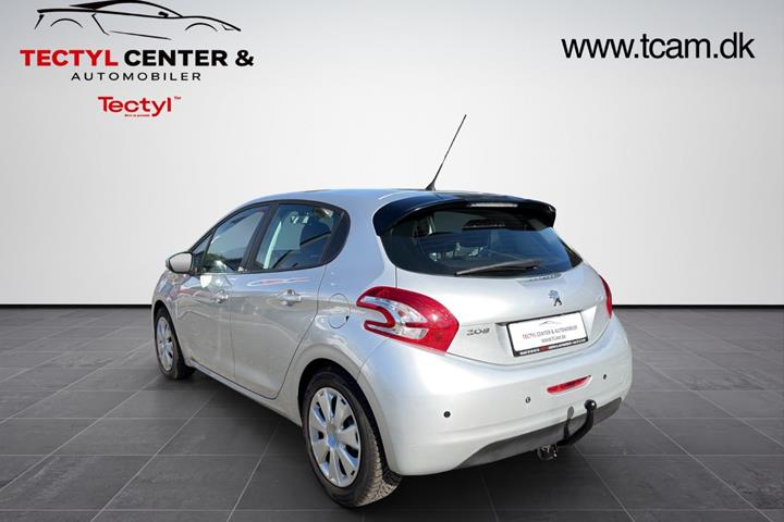 Sølv Peugeot 208 fra 2015