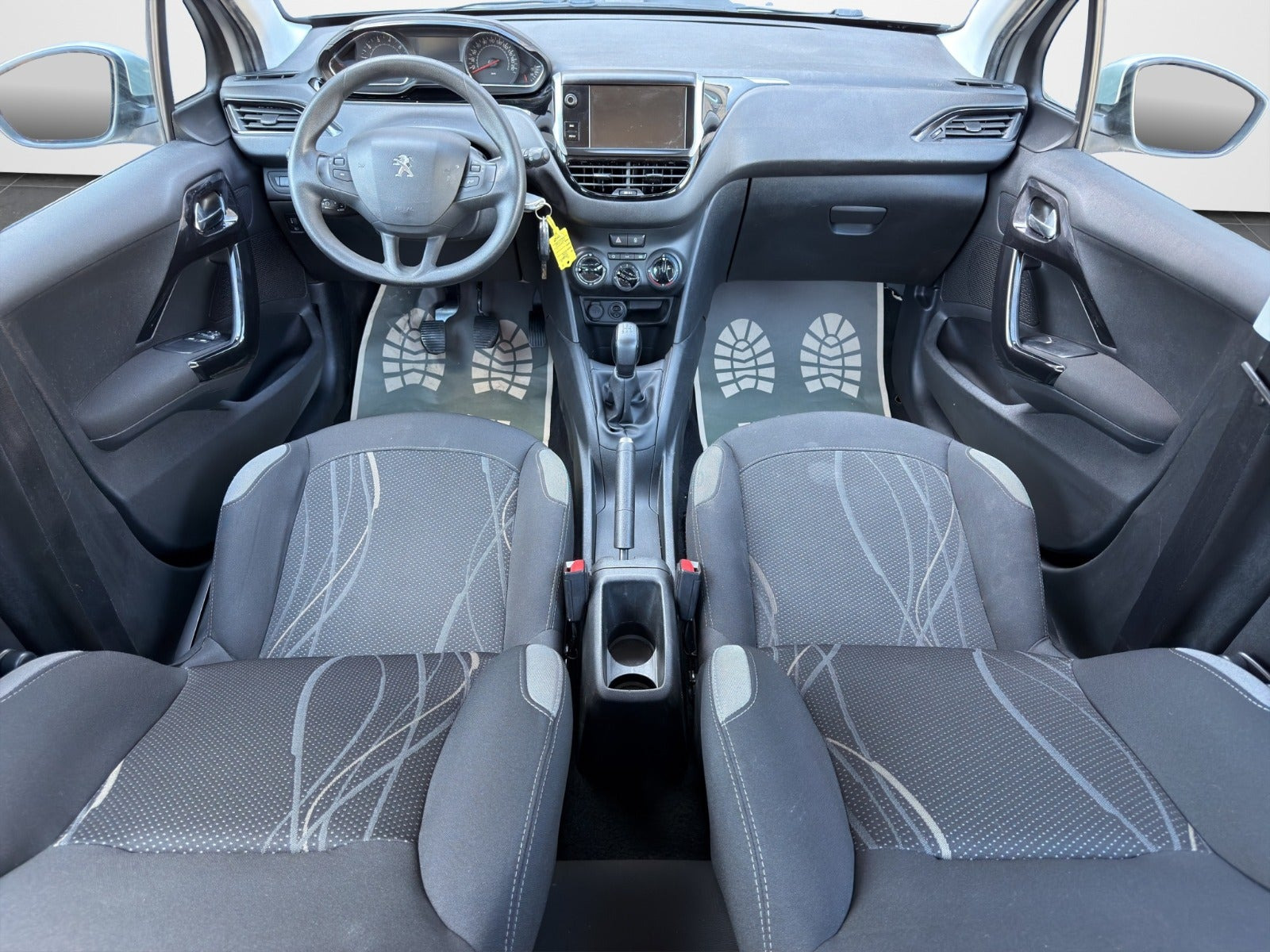 Sølv Peugeot 208 fra 2015