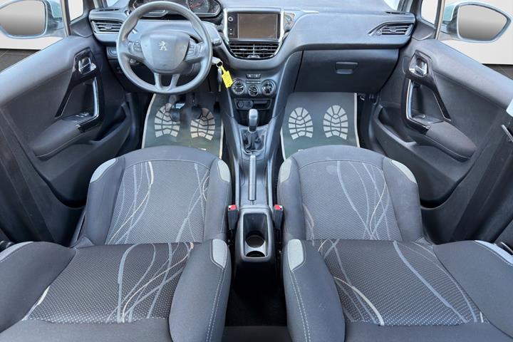 Sølv Peugeot 208 fra 2015